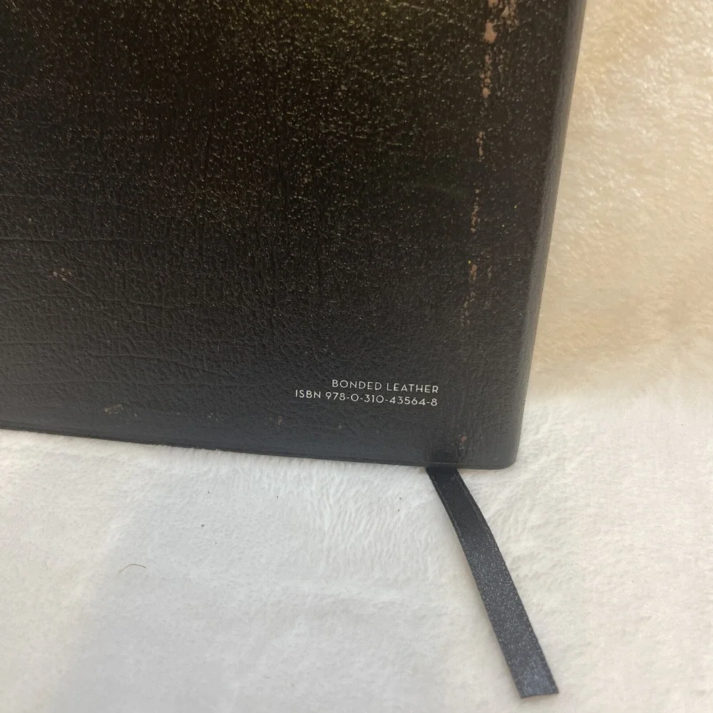 Zondervan NIV Holy Bible Black Bonded Leather Personalized 9780310435648